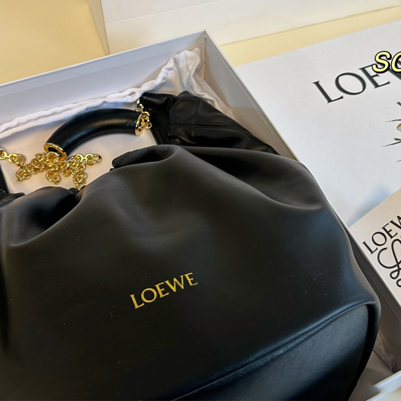 ロエベ (LOEWE) Squeeze ポケットバッグ 脇下バッグ ハンドバッグ レディース