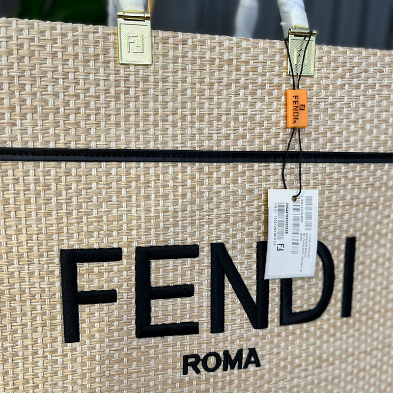 フェンディ（FENDI）無地 定番 トートバッグ レディース