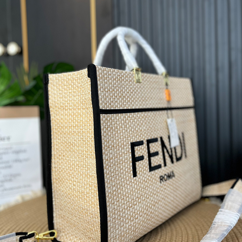 フェンディ（FENDI）無地 定番 トートバッグ レディース