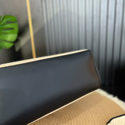 フェンディ（FENDI）無地 定番 トートバッグ レディース