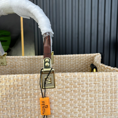 フェンディ（FENDI）無地 定番 トートバッグ レディース