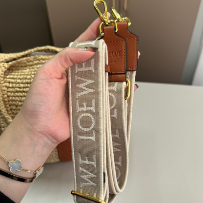 ロエベ (LOEWE) Squeeze クロシェ バッグ ハンドバッグ  レディース