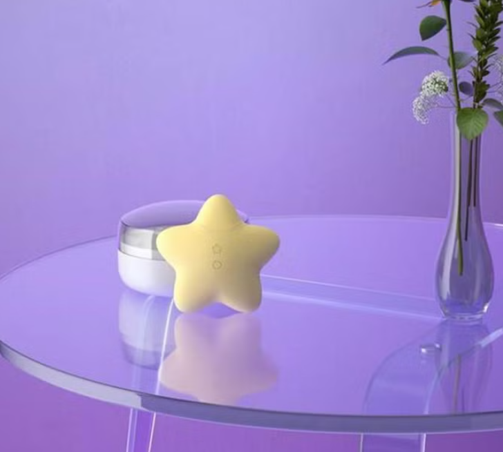 SVAKOM 桃桃星吸啜震蛋，精緻星星外觀，配備10種吸啜和震動選擇，帶來愉悅體驗。