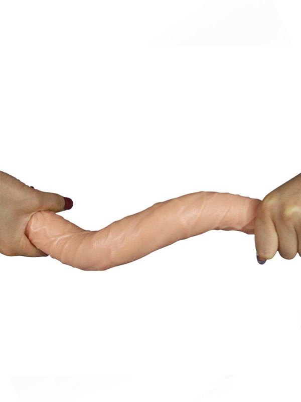 Lovetoy 雙頭仿真假陽具，35.5cm長，4至4.5cm寬，無鄰苯二甲酸酯PVC材質，帶來強烈刺激感。