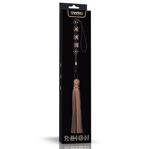 Lovetoy Rebellion Reign 皮鞭，黑色與棕色PU皮革製，復古銅色尖刺裝飾，80公分長，柔軟仿皮革鞭條。