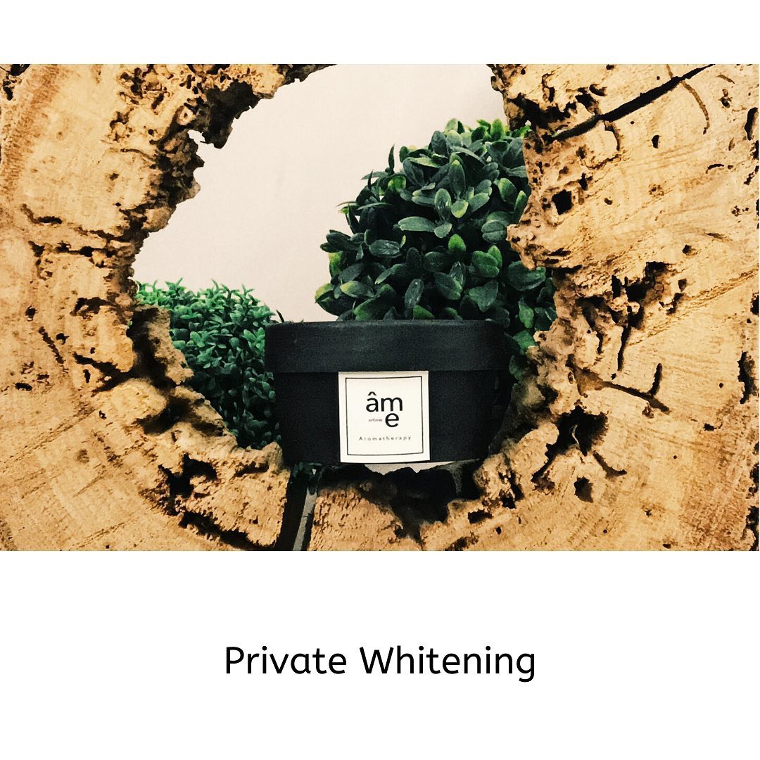Ame arome 私密美白蘆薈凝膠，天然成分減少黑色素，改善膚色，提升亮白度。

Ame arome 私密美白蘆薈凝膠，蘆薈與橙花精油配方，溫和滋潤，提亮私密肌膚。

Ame arome 私密美白蘆薈凝膠，純天然配方，改善暗沉肌膚，保持私密部位柔嫩。

Ame arome 私密美白蘆薈凝膠，專為女性設計，蘆薈與天然精油護理肌膚。

Ame arome 私密美白蘆薈凝膠，適用於私密處、腋下等部位，提供美白和滋潤護理。