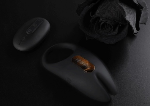 針孔USB充電設計，便捷充電，確保長效續航，隨時享受震動快感。