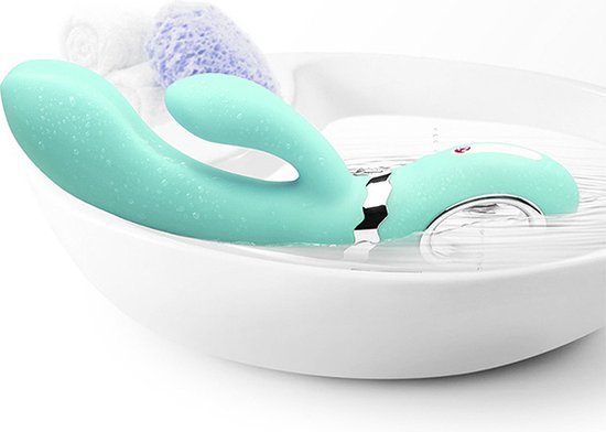 Nomi Tang Wild Rabbit 2 兔耳震動按摩棒，防水設計，柔軟矽膠材質，i-touch 滑控技術，10 種模式選擇。