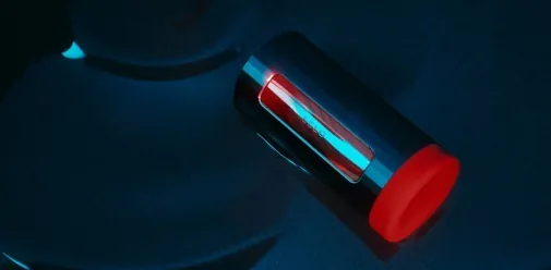LELO F1S V3 男士飛機杯，SenSonic™ 聲波技術，全方位共鳴刺激，帶來極致快感體驗。