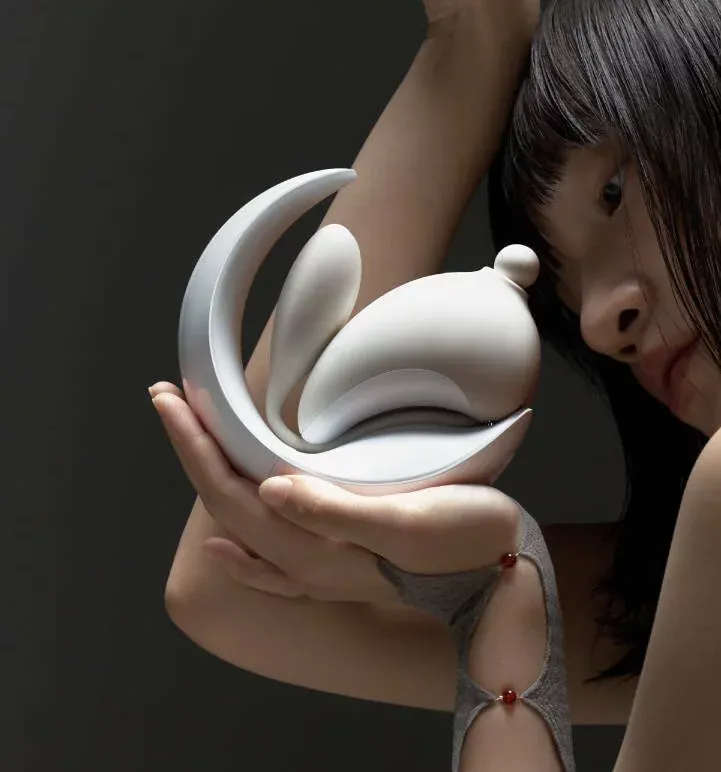 OSUGA 兔子月 G點吸啜震動器，Sonic聲波吸啜技術帶來深層快感。