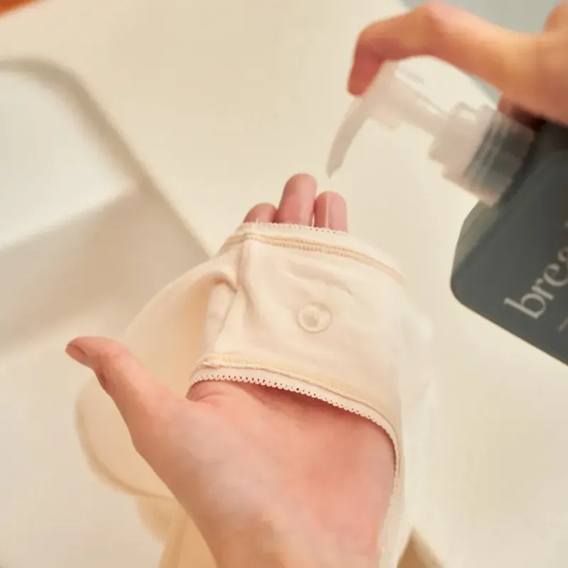 300ml容量，ZnO抗菌配方，快速去污除臭，保持私密清潔。