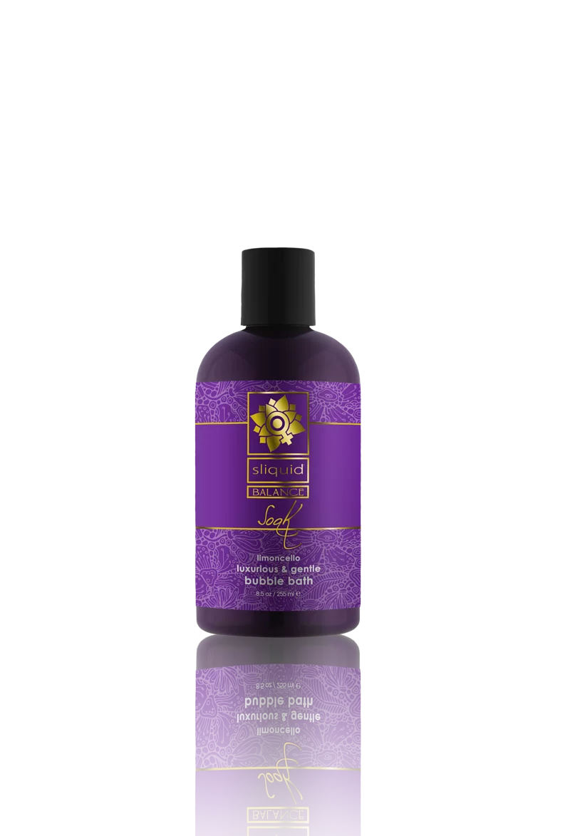 芳香舒緩泡泡浴！Sliquid Balance Soak 配方含海鹽與櫻花精油，帶來如日本花園般的放鬆體驗。