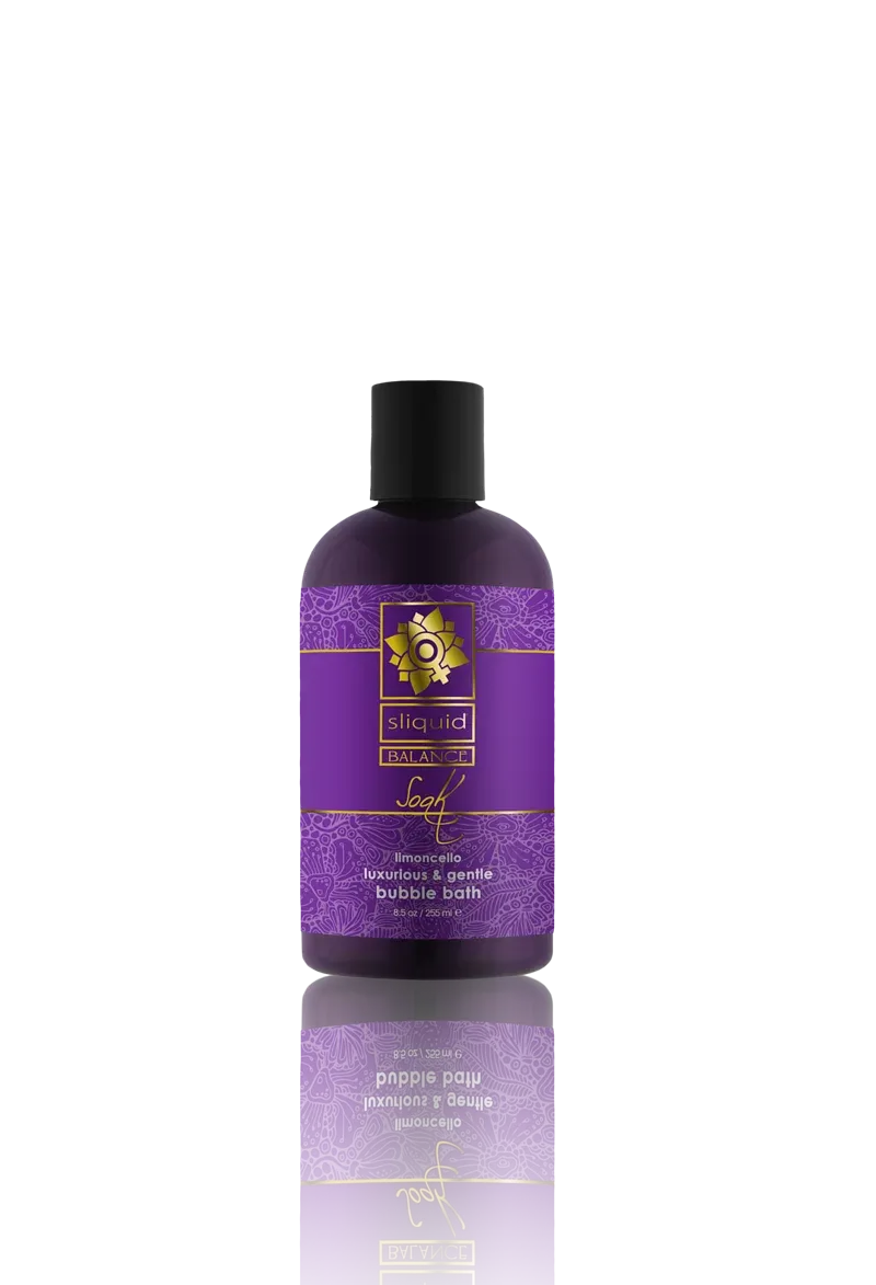 芳香舒緩泡泡浴！Sliquid Balance Soak 配方含海鹽與櫻花精油，帶來如日本花園般的放鬆體驗。
