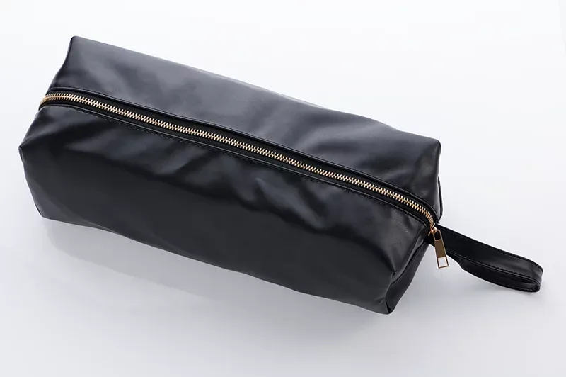 GINRO《遊慾》BDSM新手皮具組，精選材質與設計，讓您輕鬆進入BDSM世界。