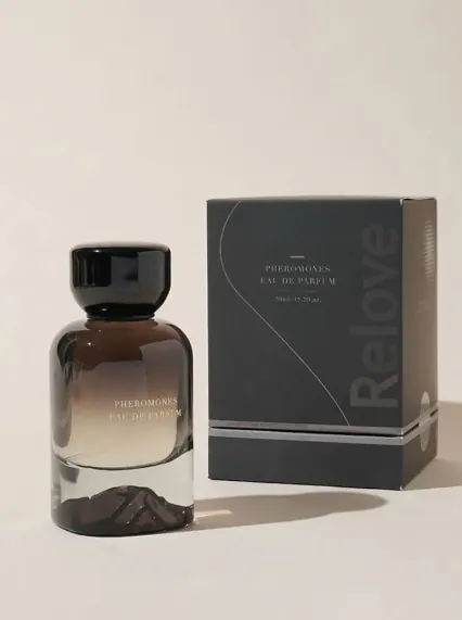 Relove 費洛蒙香水-05 菸草餘燼，層次豐富的檀香與薑香調，營造出迷人且獨特的香氣氛圍。