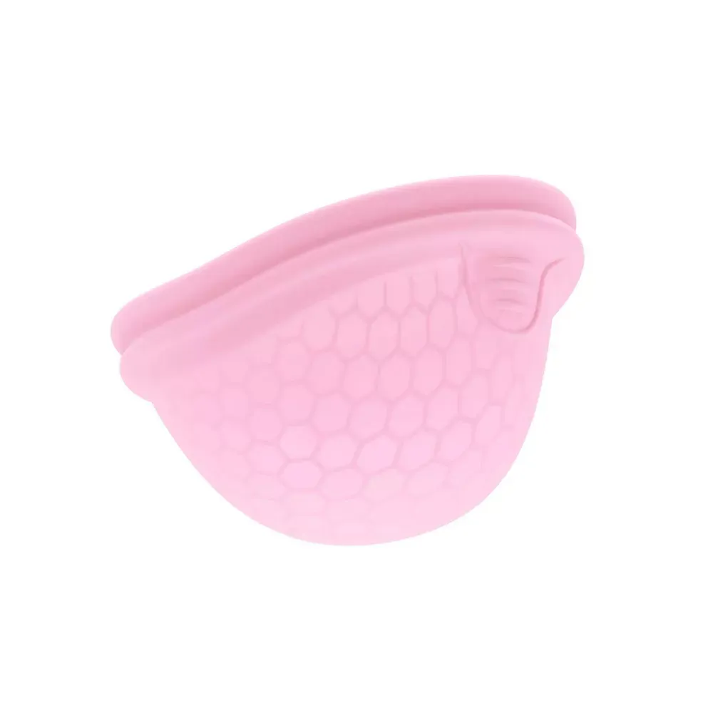 Intimina Ziggy Cup 2 月經杯，提供 10 種震動模式與 12 檔強度調節，專為舒適設計。