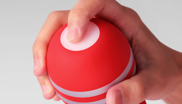 TENGA ORIGINAL VACUUM CUP 第二代，冰涼特別版，沙漏形設計提升密封性，極致吸吮快感。