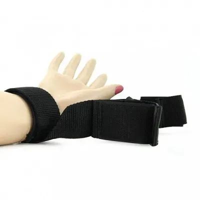 S&M Essentials BONDAGE BUDDY 手腳束縛帶，調整設計能輕鬆束縛手腕與腳踝，增加情趣。