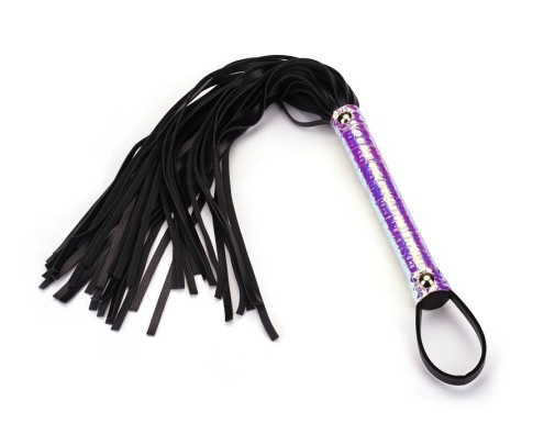 雷射粉紅色人造皮革與金色金屬細節，時尚美觀，適合BDSM及情趣道具愛好者。