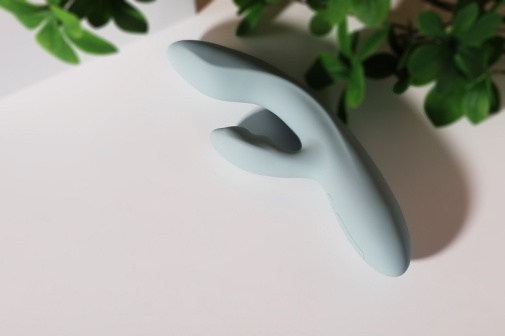 暖感加熱按摩棒，棒頭可加熱至38°C，增強刺激，提供更真實愉悅感受。