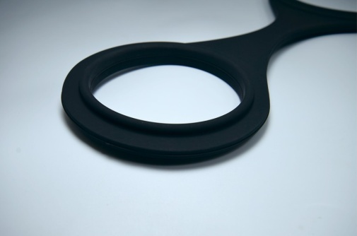 T-BEST SM 矽膠手銬與腳銬套裝，提供舒適的束縛體驗，易於清洗維護，適合各種玩家。