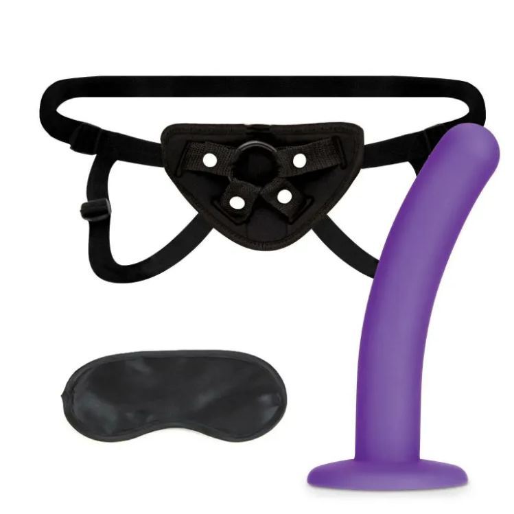 Lux Fetish 穿戴式假陽具 5'' 套裝，心形設計的背帶與可調假陽具，為情侶互動帶來新體驗。