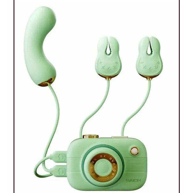 Svakom Alberta，相機造型設計，結合吸啜、震動與乳夾，帶來全面的愉悅體驗。