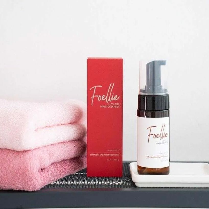 Foellie 女士私密處清潔泡沫 100ml，草本配方，玫瑰香氣，維持 pH 平衡，溫和清潔私密肌膚。