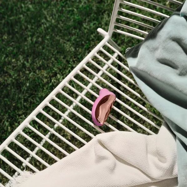 LELO Sona 2 Travel 便攜式吸啜器，防水矽膠材質，聲波脈衝刺激陰蒂，深入快感體驗，貼心絲質收納袋。