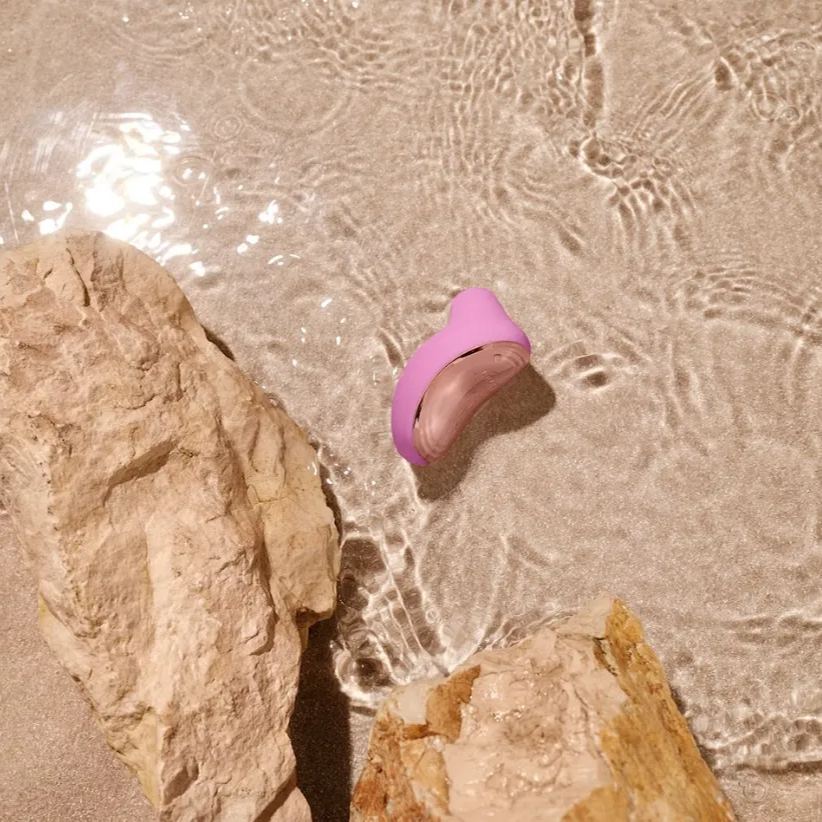 LELO Sona 2 Travel 迷你吸啜器，極致聲波快感，非接觸式震動，人體工學設計，讓您隨時探索愉悅。