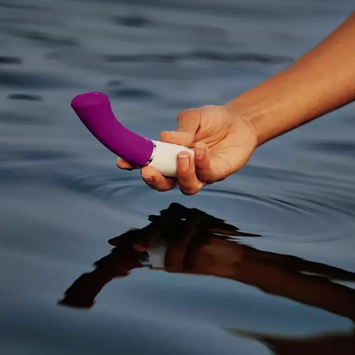 LELO Gigi 3 G點震動按摩棒，8種強力愉悅設定，適用於G點與陰蒂按摩。