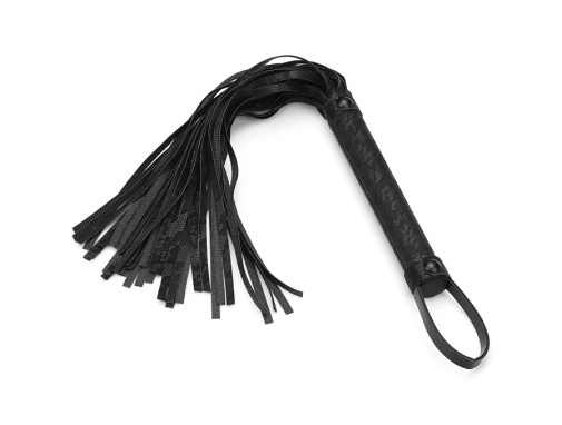 BDSM束縛套裝內含11款道具，包括眼罩、口塞、手銬、腳銬、項圈、鞭子、肛塞及震動器，滿足各種緊縛玩法。