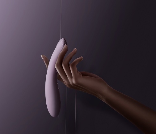 Svakom Amy2 震動按摩棒，圓形手柄易握持，5 段強度可調，矽膠材質親膚舒適。