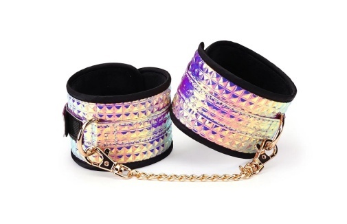 Liebe Seele 亮面7件束縛套裝，雷射粉紅色設計，搭配金色金屬，適合BDSM及SM玩具愛好者。