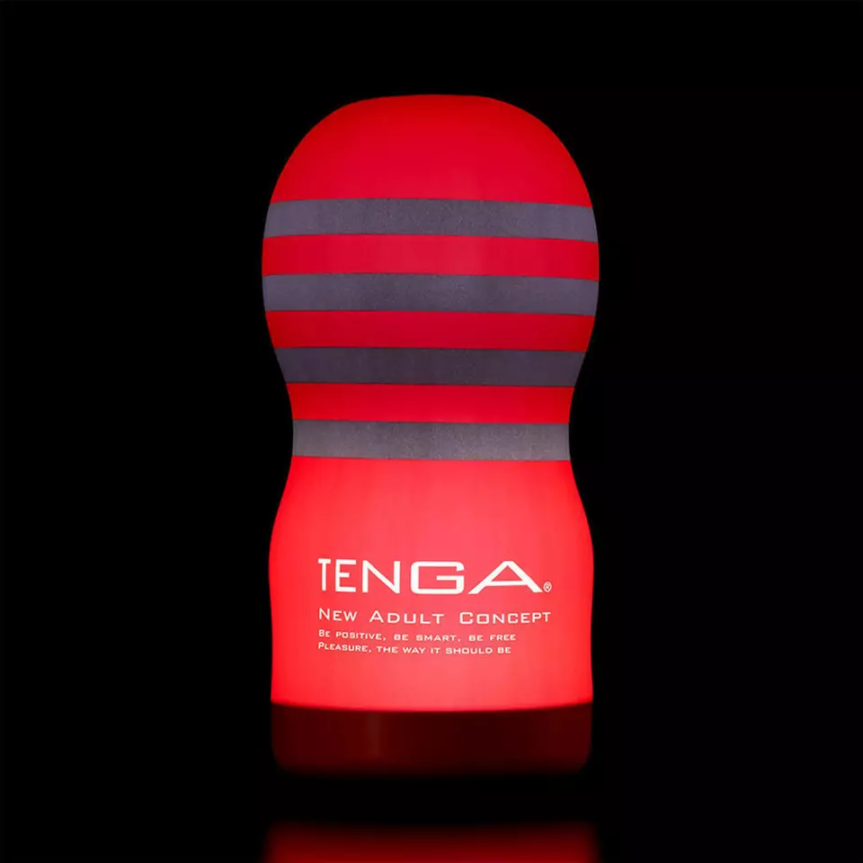 TENGA LED 燈，經典紅色設計，聚乙烯材質，輕巧耐用，適合房間裝飾與夜間照明。