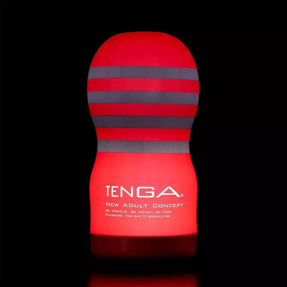 TENGA LED 燈，經典紅色設計，聚乙烯材質，輕巧耐用，適合房間裝飾與夜間照明。