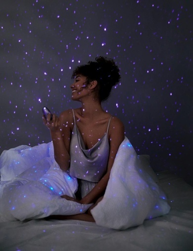 USB-C磁吸充電，2小時快速充電，續航1小時，確保持久快感體驗。