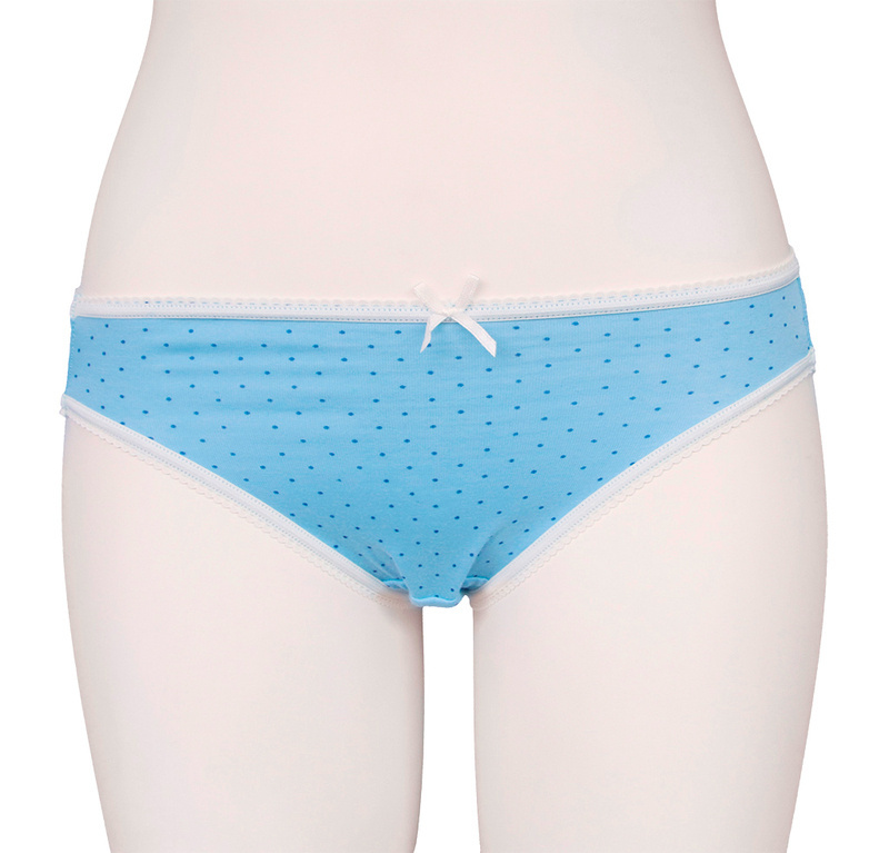 Tamatoys 逼真雙馬尾少女內褲，精細設計還原通勤火車場景。