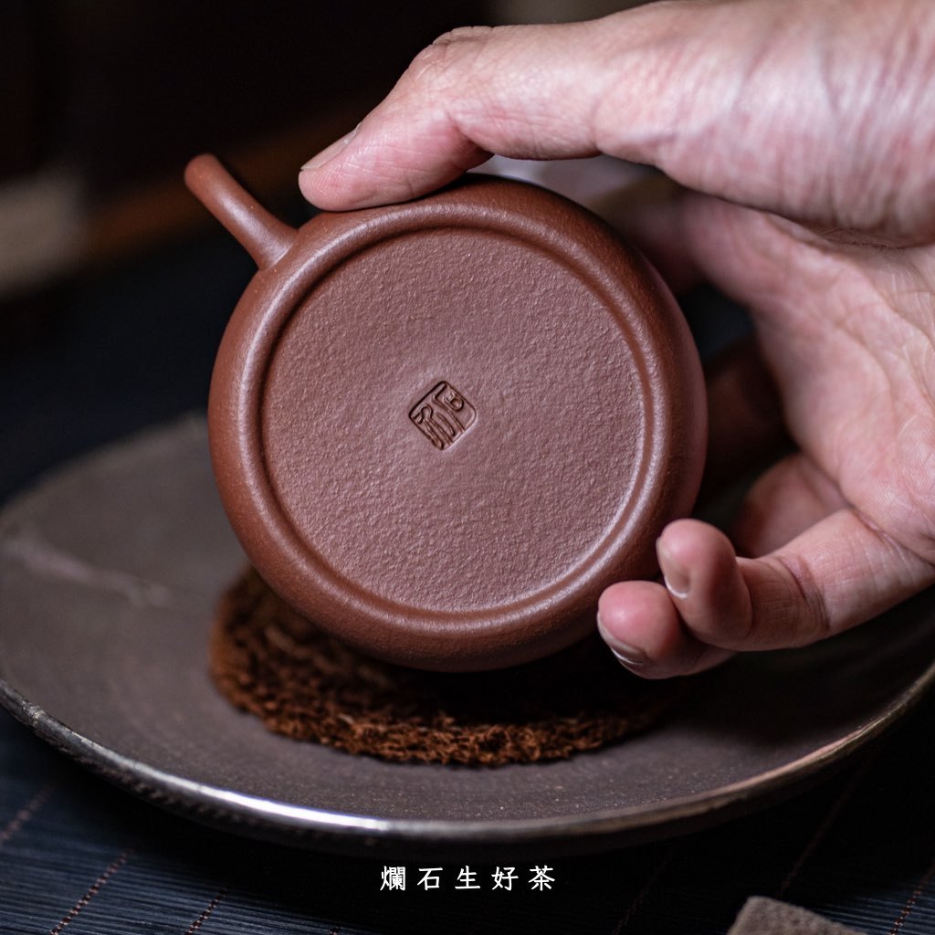 半飄壺-石介落款｜原礦黃龍山紫泥