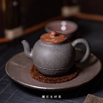 赤鐵玄壺-石介落款｜黃龍山原礦紫泥