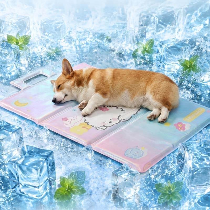 3つ折り ペット用冷却マット ひんやりシート ゲル製 クールマット 瞬間冷却 暑さ対策 熱中症対策 防水 防汚 三つ折り収納 持ち運び便利 涼しい クッション 犬用 猫用 小型犬 中型犬 室内 車内 お出かけ 3色展開
