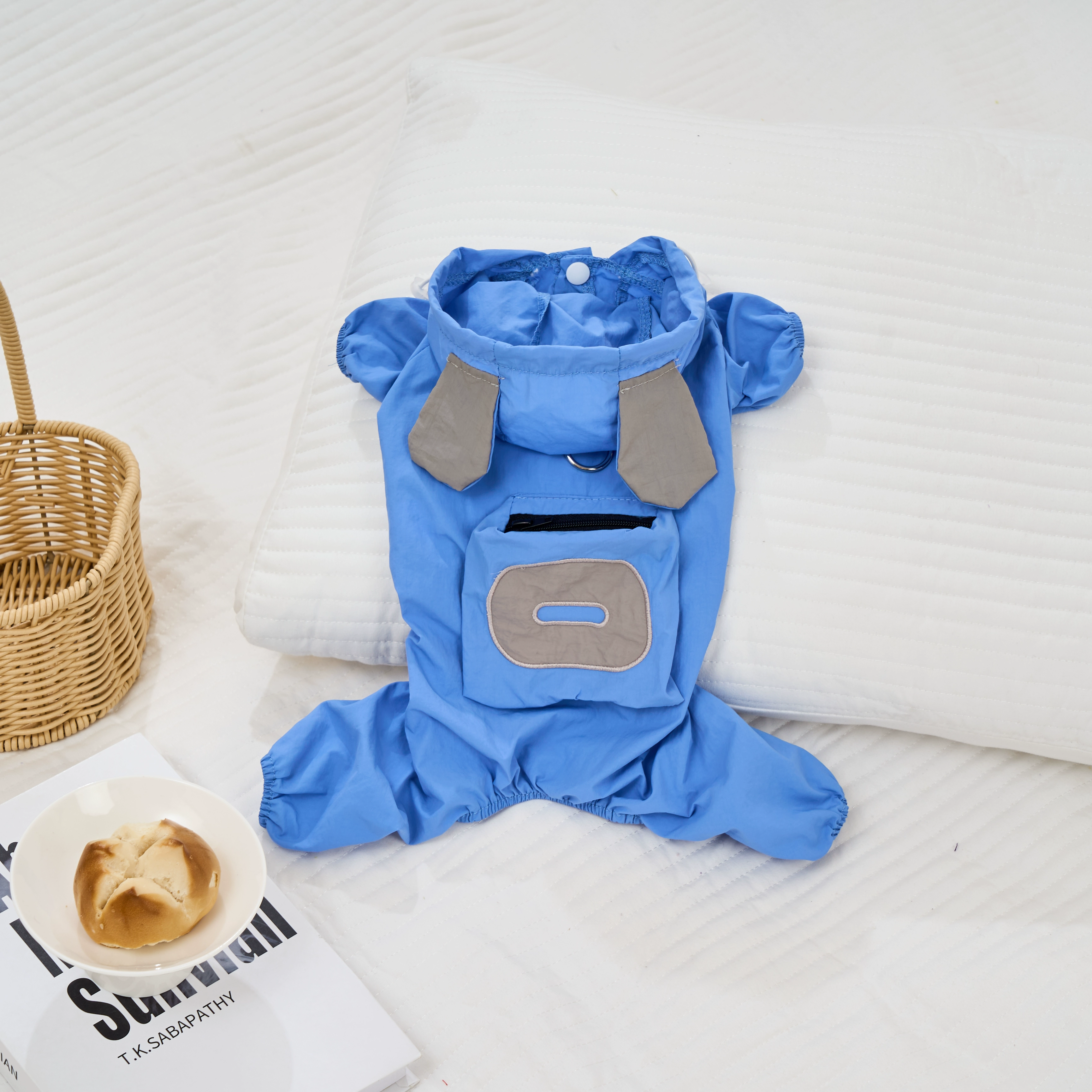 犬用レインウェア 4本足 軽量アウトドアウェア オールシーズン対応 防風 防水 防汚 ドッグウェア 一体型ハーネスDカン付き ミニポケット 着脱簡単 伸縮性袖口 耳付きフード付き 小型犬 中型犬 大型犬 寒さ対策 梅雨対策 汚れ防止 花粉対策-Giipet