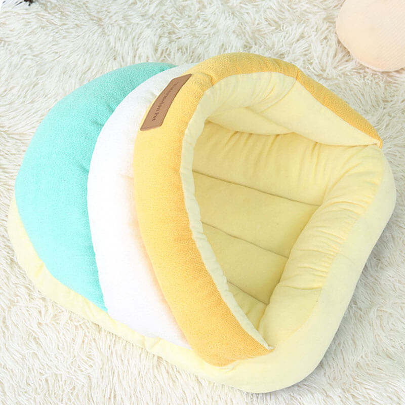 スリッパ型ペットベッド 冬用 猫 小型犬兼用 ふわもこ 防寒 三層構造 タオル生地 高反発PP綿 へたりにくい 肌触り抜群 包み込まれるような柔らかさ 滑り止め 手洗いOK 可愛い スリッパハウス 安心感 耐久性 耐摩耗 キズ防止-Giipet