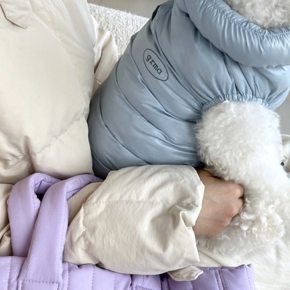 小型犬用ダウン風あったかベスト 秋冬新作 360°ストレッチ ストレスフリー 瞬間+5.5℃保温 超軽量 防風撥水 締め付け感ゼロ 雲ごこちフィット シルクコットン使用 犬服 寒さ対策-Giipet