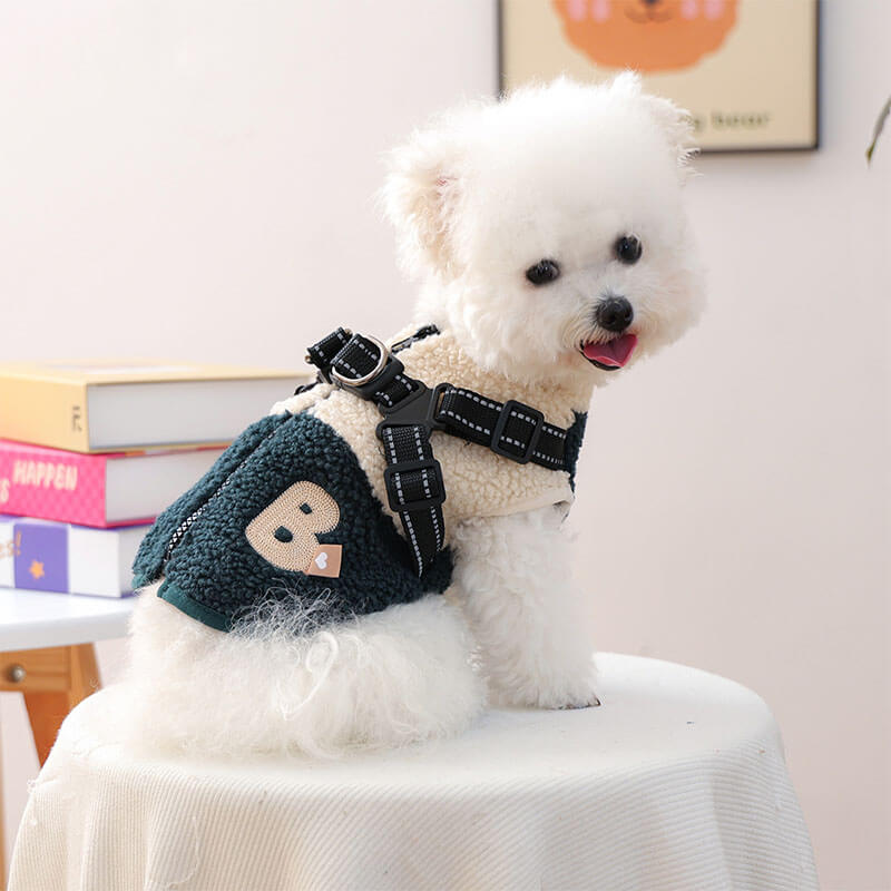 ハーネス一体型ドッグウェア 冬用 極暖シープボア 裏フリース 犬服 着る毛布 防寒保温 寒さ対策 スタンドネック 背中開きジッパー 3秒装着 頭を通さない ストレスゼロ 着脱簡単 ダブルDカン 反射材 夜道も安心 脱げにくい 上質刺繍 高級感 写真映え 丸洗いOK 洗濯機対応 小型犬 中型犬 大型犬
