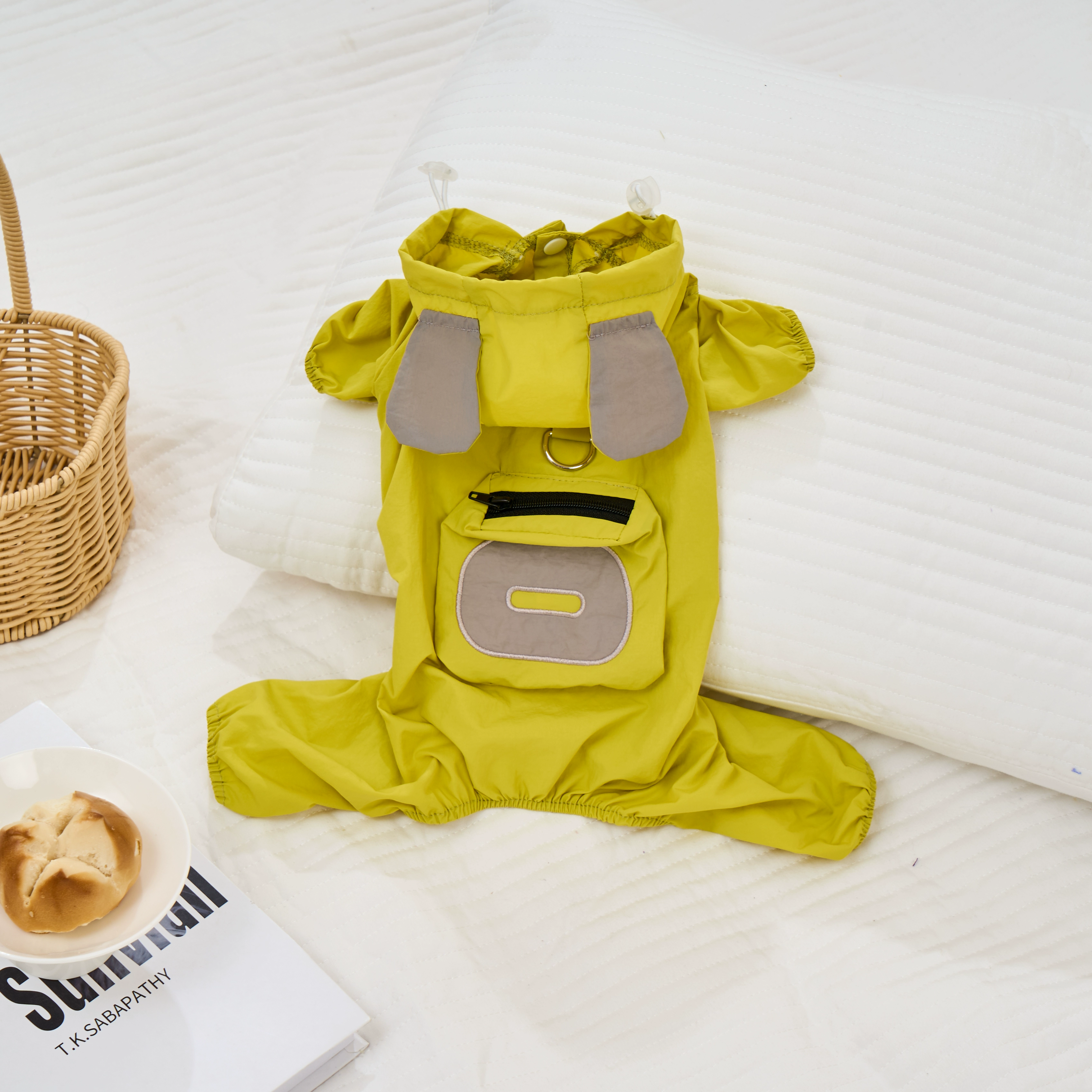 犬用レインウェア 4本足 軽量アウトドアウェア オールシーズン対応 防風 防水 防汚 ドッグウェア 一体型ハーネスDカン付き ミニポケット 着脱簡単 伸縮性袖口 耳付きフード付き 小型犬 中型犬 大型犬 寒さ対策 梅雨対策 汚れ防止 花粉対策-Giipet