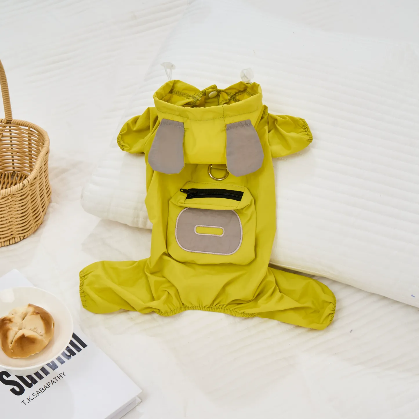 犬用レインウェア 4本足 軽量アウトドアウェア オールシーズン対応 防風 防水 防汚 ドッグウェア 一体型ハーネスDカン付き ミニポケット 着脱簡単 伸縮性袖口 耳付きフード付き 小型犬 中型犬 大型犬 寒さ対策 梅雨対策 汚れ防止 花粉対策-Giipet