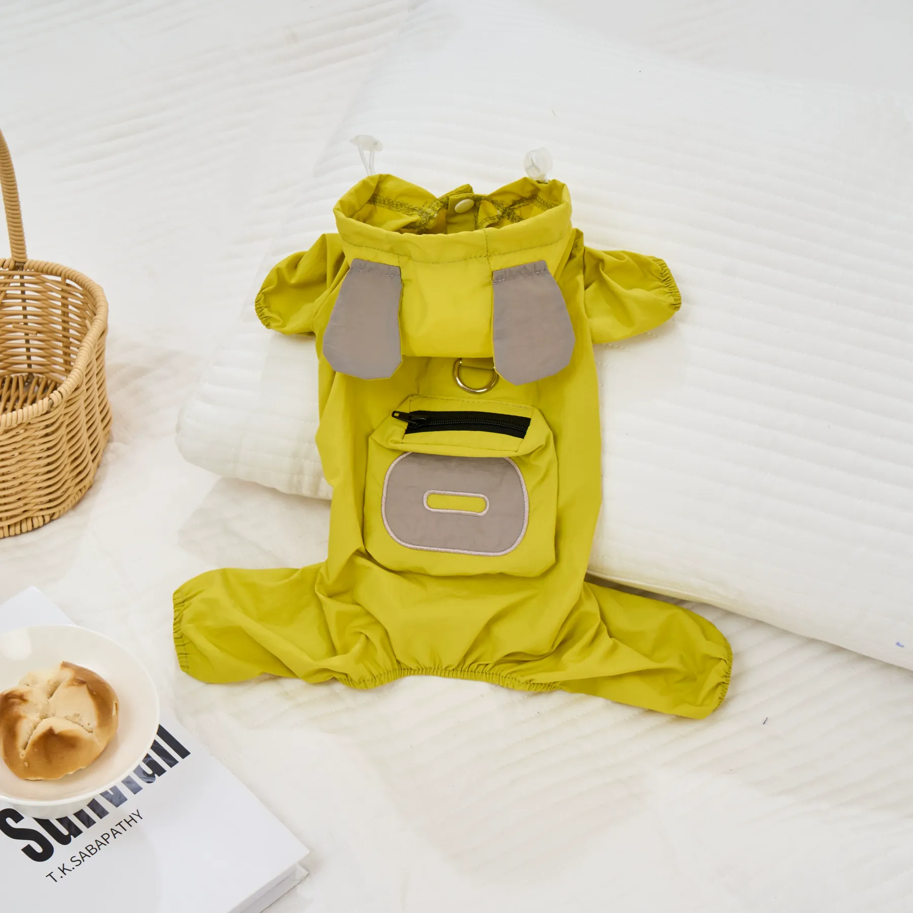 犬用レインウェア 4本足 軽量アウトドアウェア オールシーズン対応 防風 防水 防汚 ドッグウェア 一体型ハーネスDカン付き ミニポケット 着脱簡単 伸縮性袖口 耳付きフード付き 小型犬 中型犬 大型犬 寒さ対策 梅雨対策 汚れ防止 花粉対策-Giipet