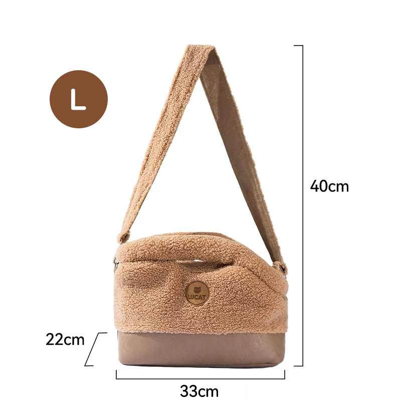 秋冬モコモコショルダーバッグ ペットキャリーバッグ ラムスウール 犬猫兼用 防寒保温 ふわふわ暖かい 3WAY 飛び出し防止 安全ロック搭載 水洗い可能 お手入れ簡単 丈夫で長持ち 引っ掻きに強い 肩負担軽減 疲れにくい 広々快適空間 安定感抜群 小型犬 中型犬 お出かけ