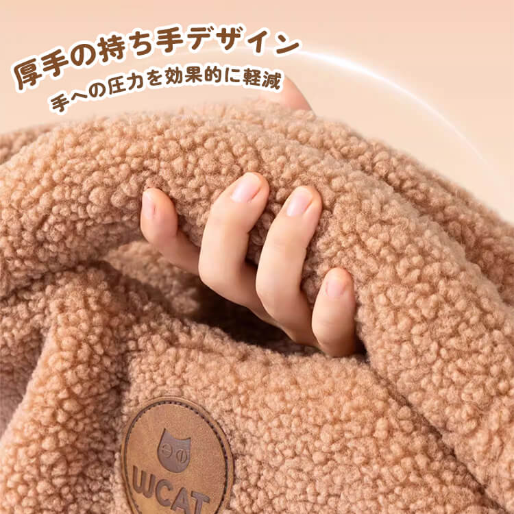 秋冬モコモコショルダーバッグ ペットキャリーバッグ ラムスウール 犬猫兼用 防寒保温 ふわふわ暖かい 3WAY 飛び出し防止 安全ロック搭載 水洗い可能 お手入れ簡単 丈夫で長持ち 引っ掻きに強い 肩負担軽減 疲れにくい 広々快適空間 安定感抜群 小型犬 中型犬 お出かけ